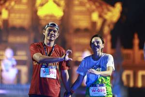 BIB: 284, 498, 059
                            <button type="button" onclick="openModal(22342901)" class="btn btn-primary btn-sm float-right btn-popup" data-toggle="modal" data-target=".modal-high-quality">
                        <i class="fas fa-shopping-cart"></i> Add to Cart
                    </button>
                                            <button type="button" onclick="isThisMe(22342901, true)" class="btn btn-success btn-sm float-right btn-popup btn-isme hidden" data-toggle="tooltip" data-placement="bottom" title="นี่คือรูปของคุณใช่ไหม คลิกที่นี่เพื่อเอาเข้าอัลบั้ม">
                        <i class="fas fa-plus"></i> Add to album
                    </button>
                    <button type="button" onclick="isThisMe(22342901, false)" class="btn btn-warning btn-sm float-right btn-popup btn-isnotme hidden">
                        <i class="fas fa-ban"></i> Remove from album
                    </button>